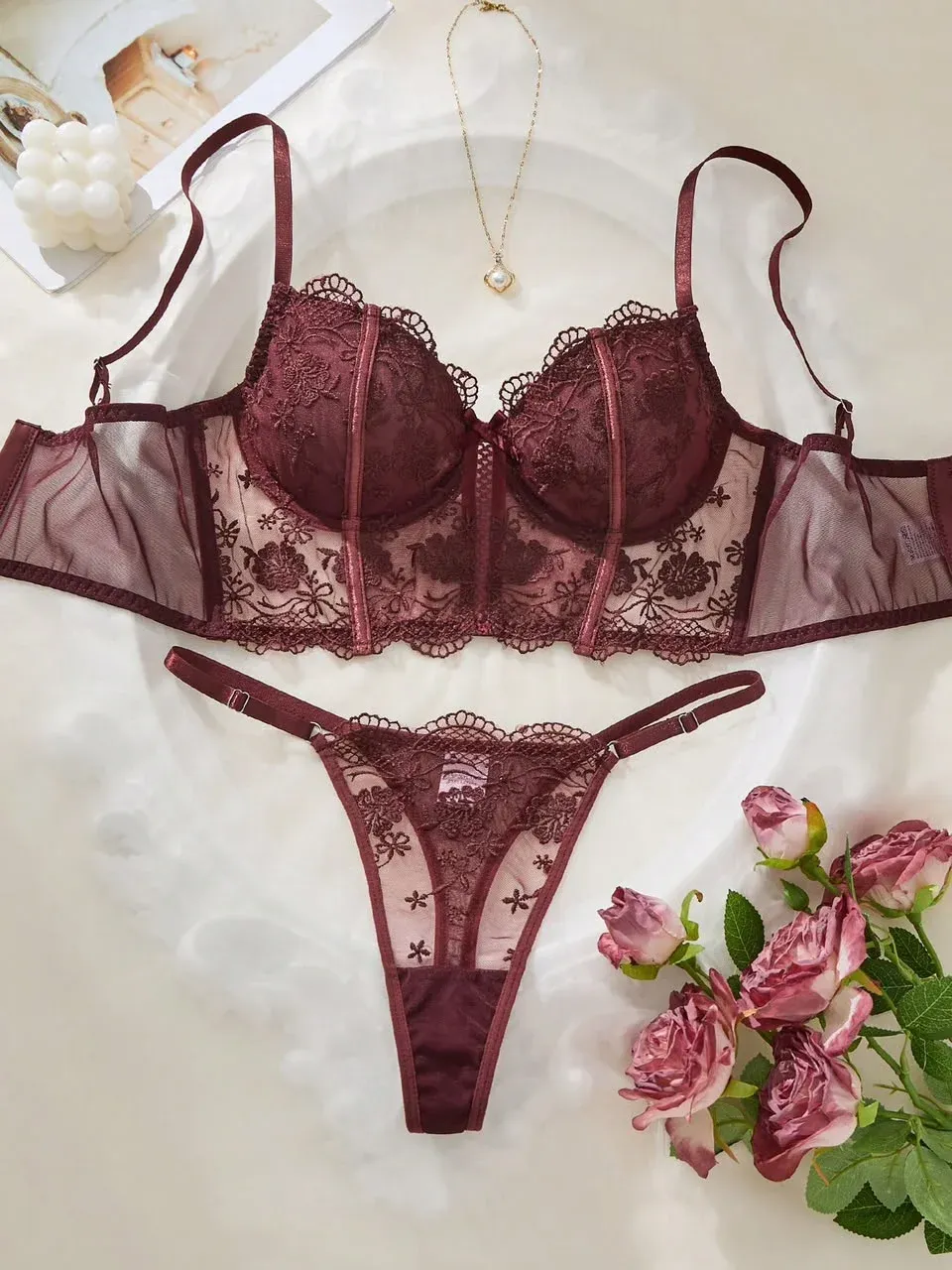 Conjunto de lencería Vino