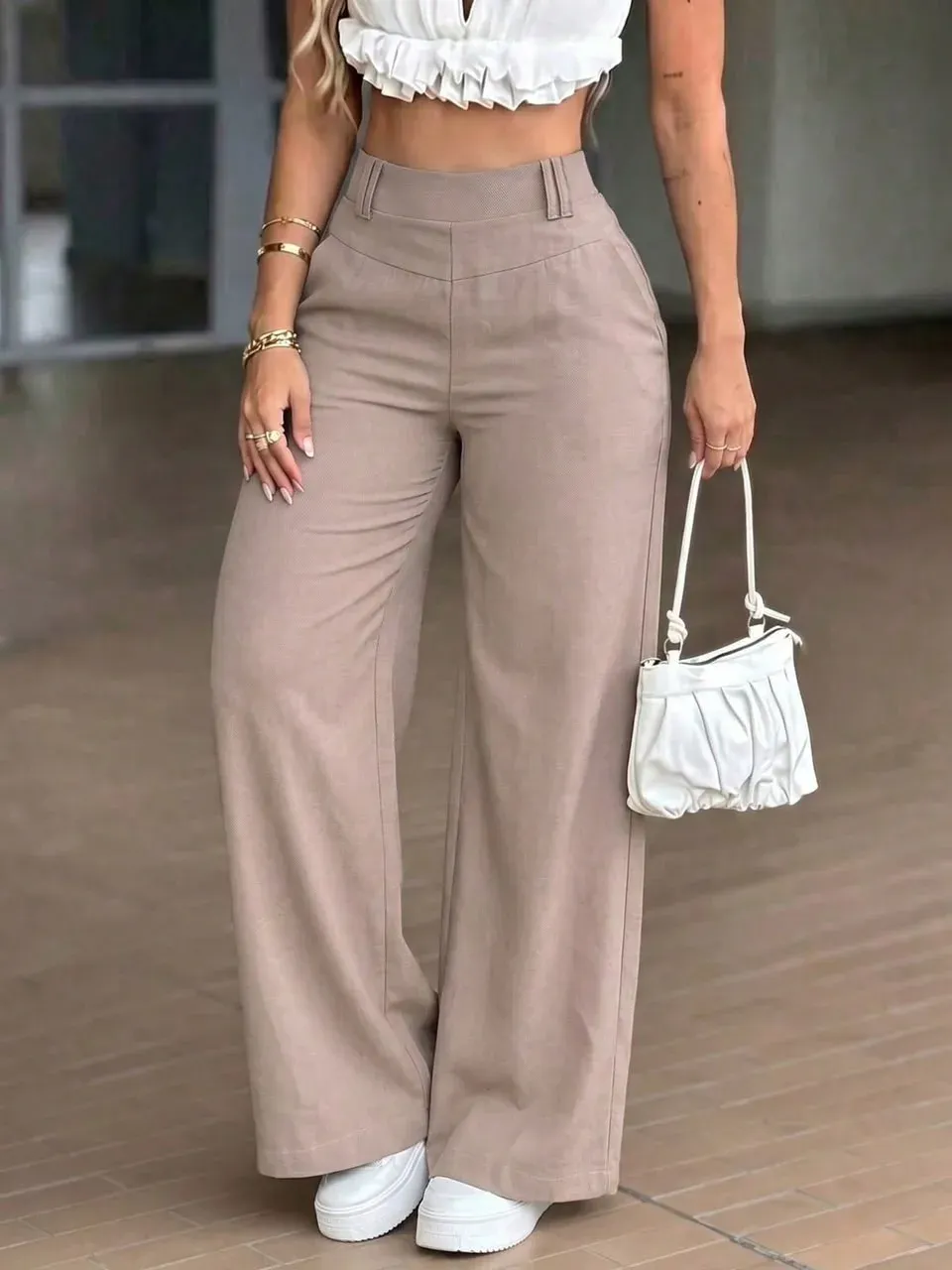 Pantalon corte ancho elegante, café claro
