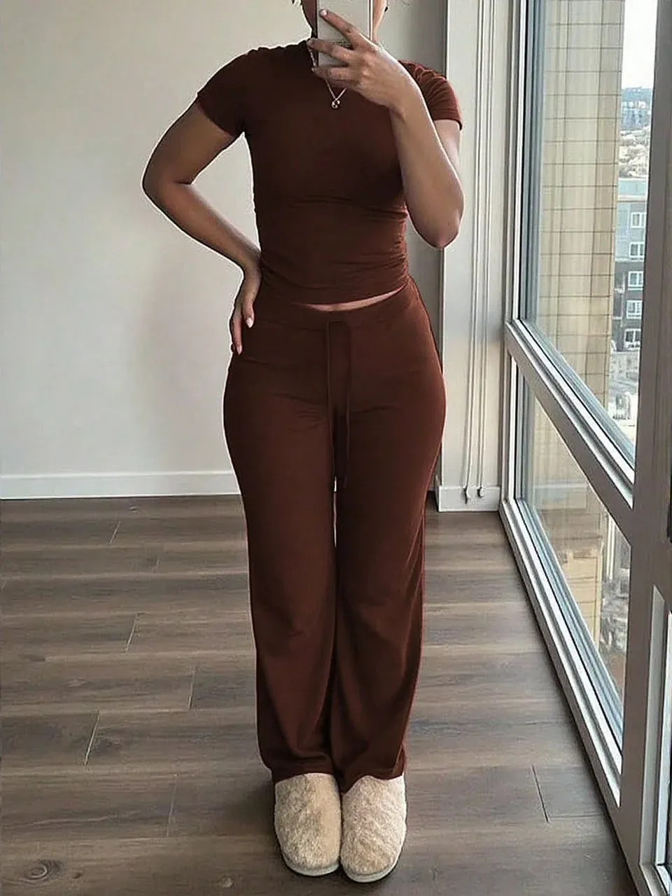 Conjunto Deportivo marrón