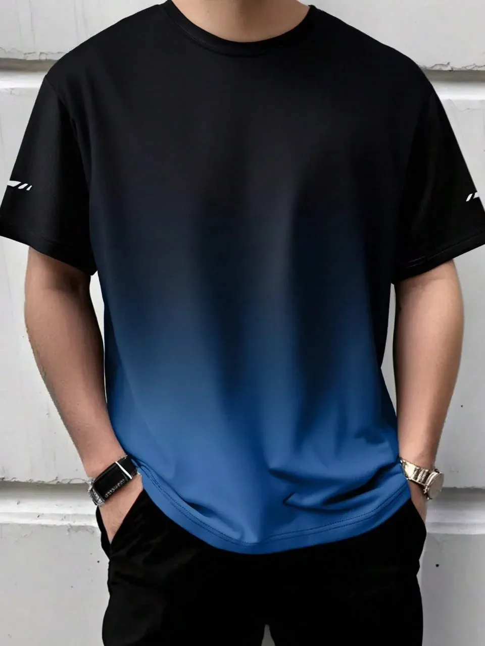 Camiseta degradada negra y azul