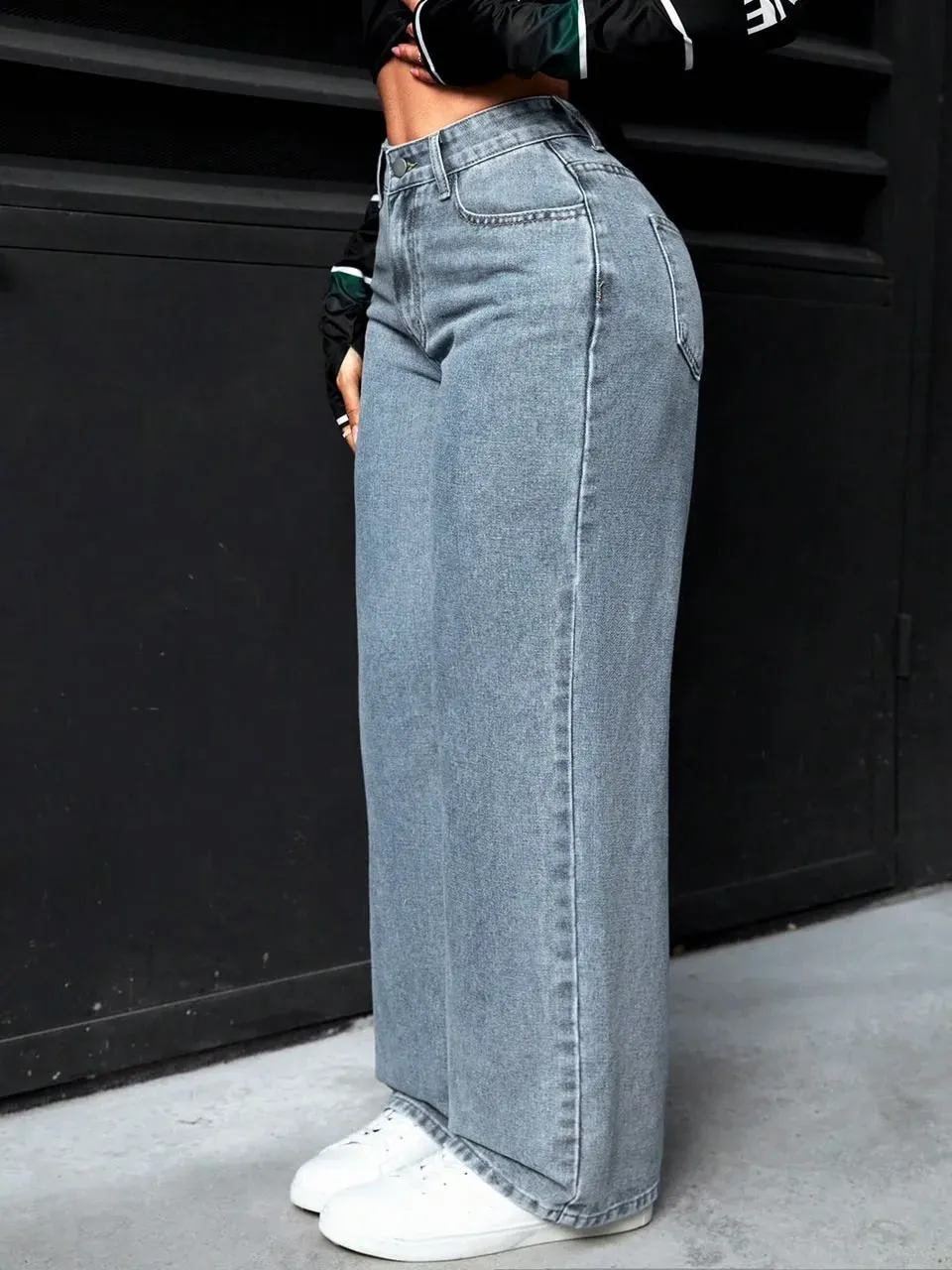 Jeans azul claro de pierna ancha