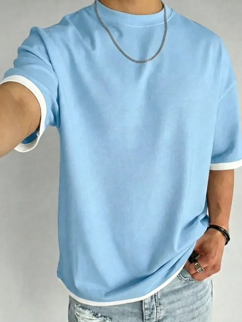 Camiseta celeste básica