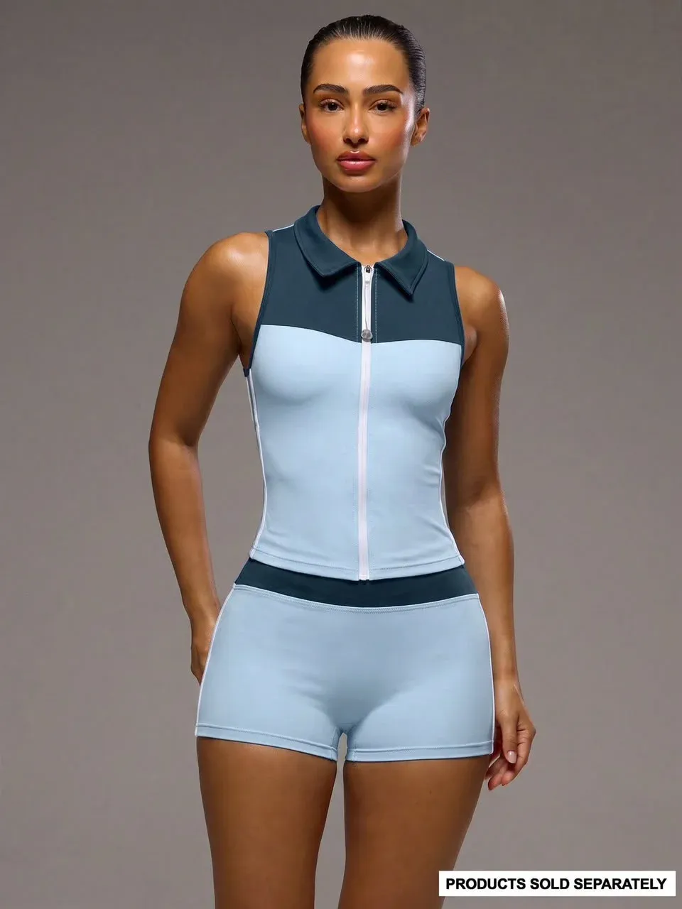 Conjunto deportivo celeste y blanco
